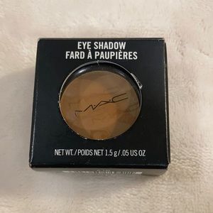 NEW MAC Uninterrupted Matte Eyeshadow